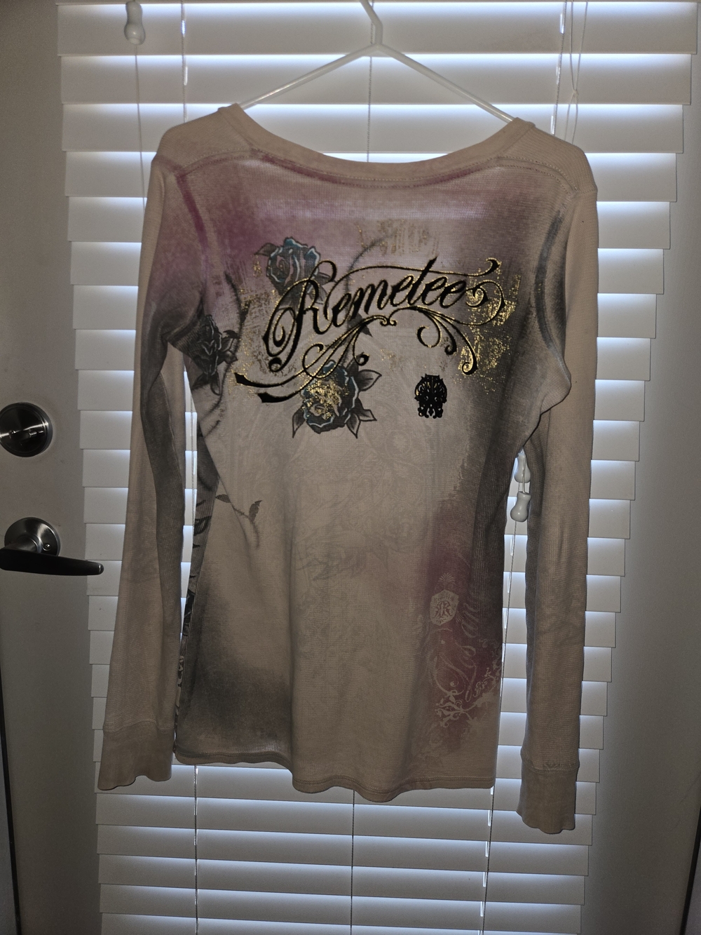 Remetee Women’s Long Sleeve Thermal Graphic Skull Tee in Pink and Teal - Picture 4 of 5
